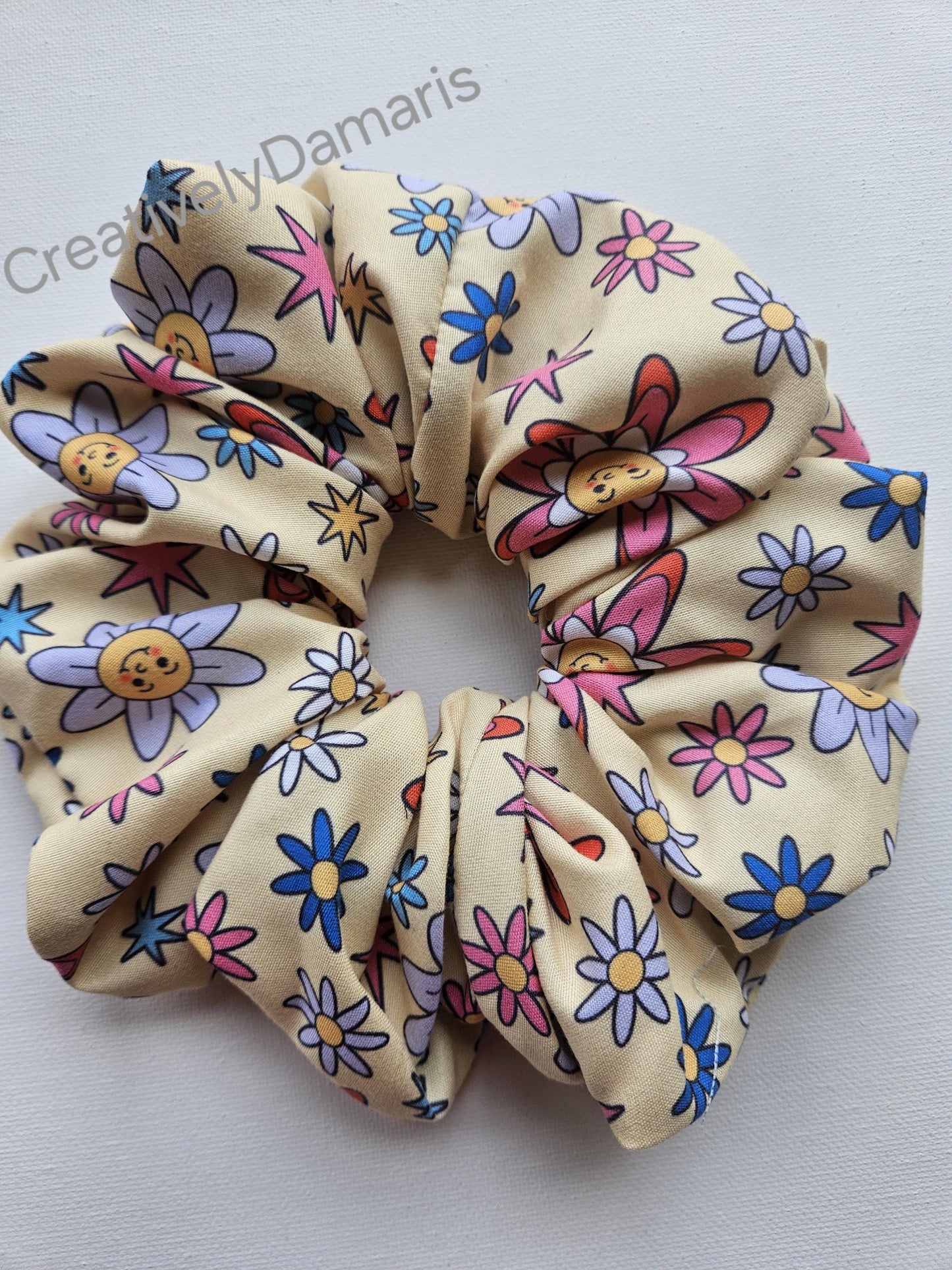 Happy Day Retro XL Scrunchie