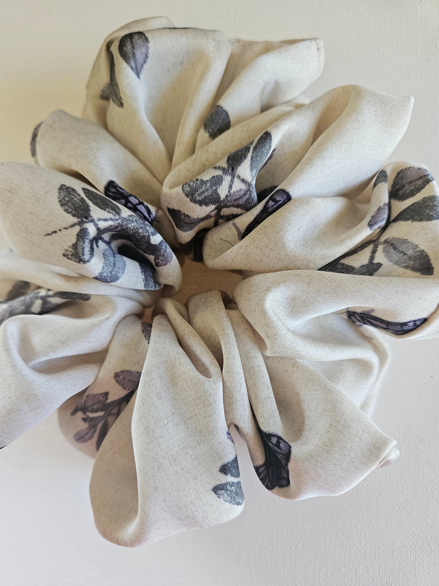 Silky Cream XL Scrunchie