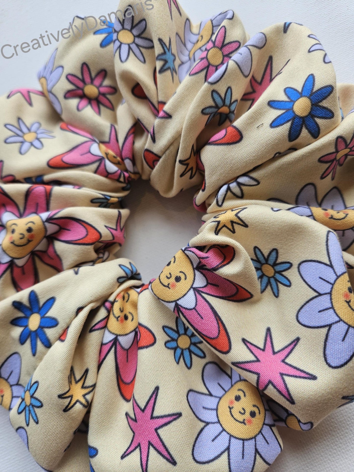 Happy Day Retro XL Scrunchie