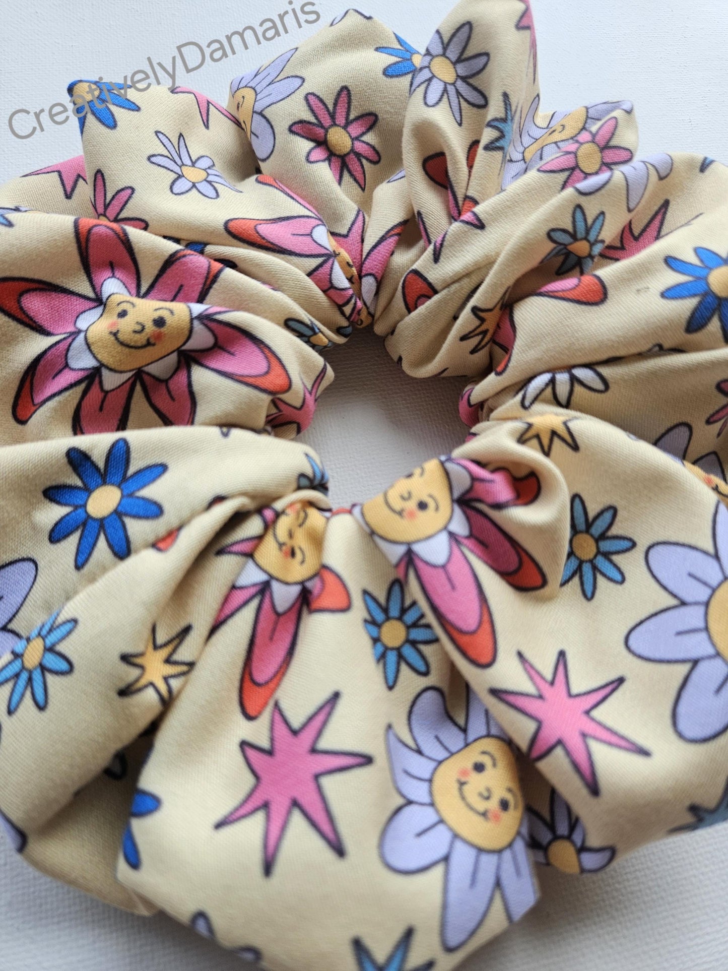 Happy Day Retro XL Scrunchie