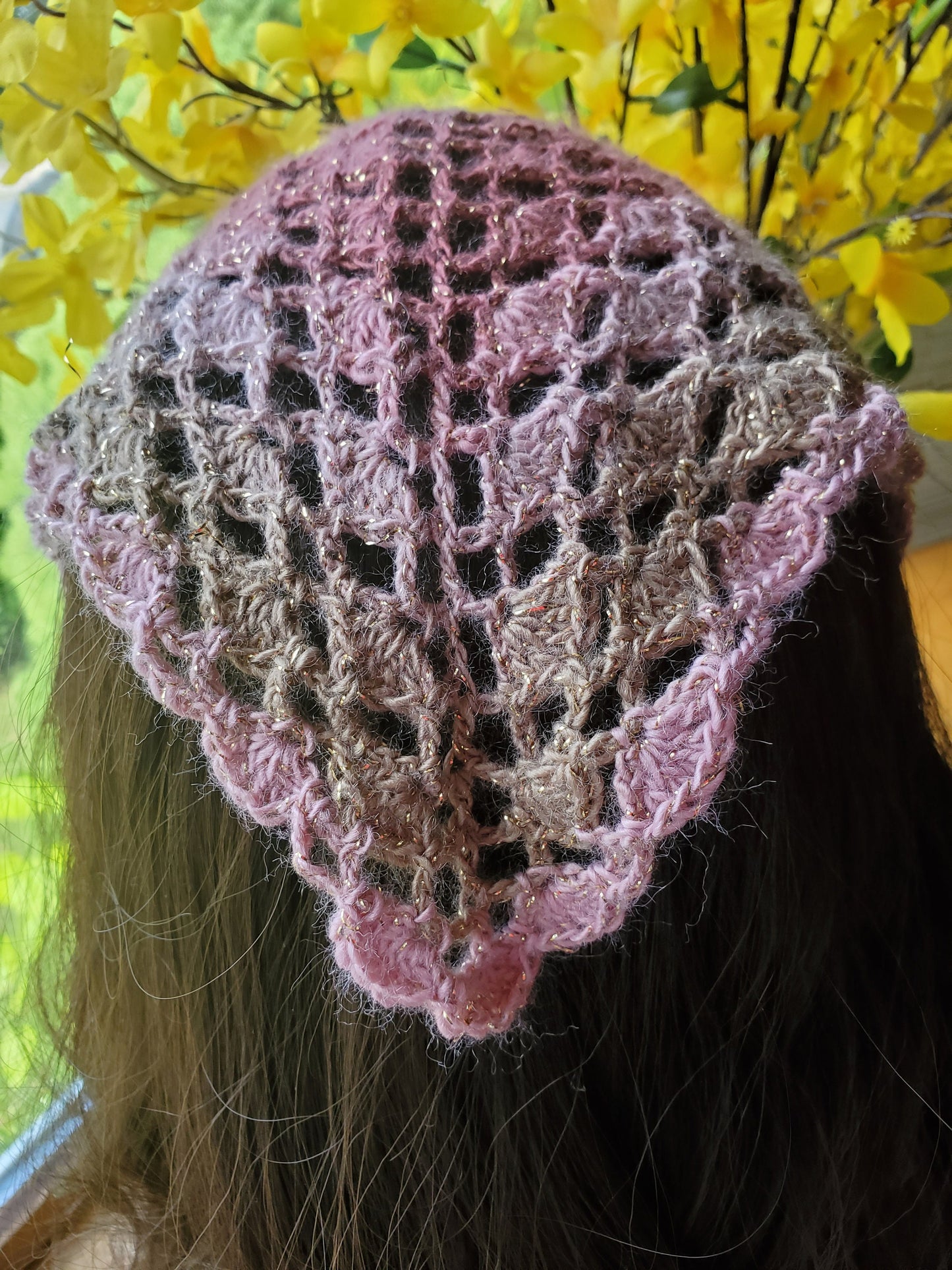 Glittery Rose Shells Crochet Kerchief
