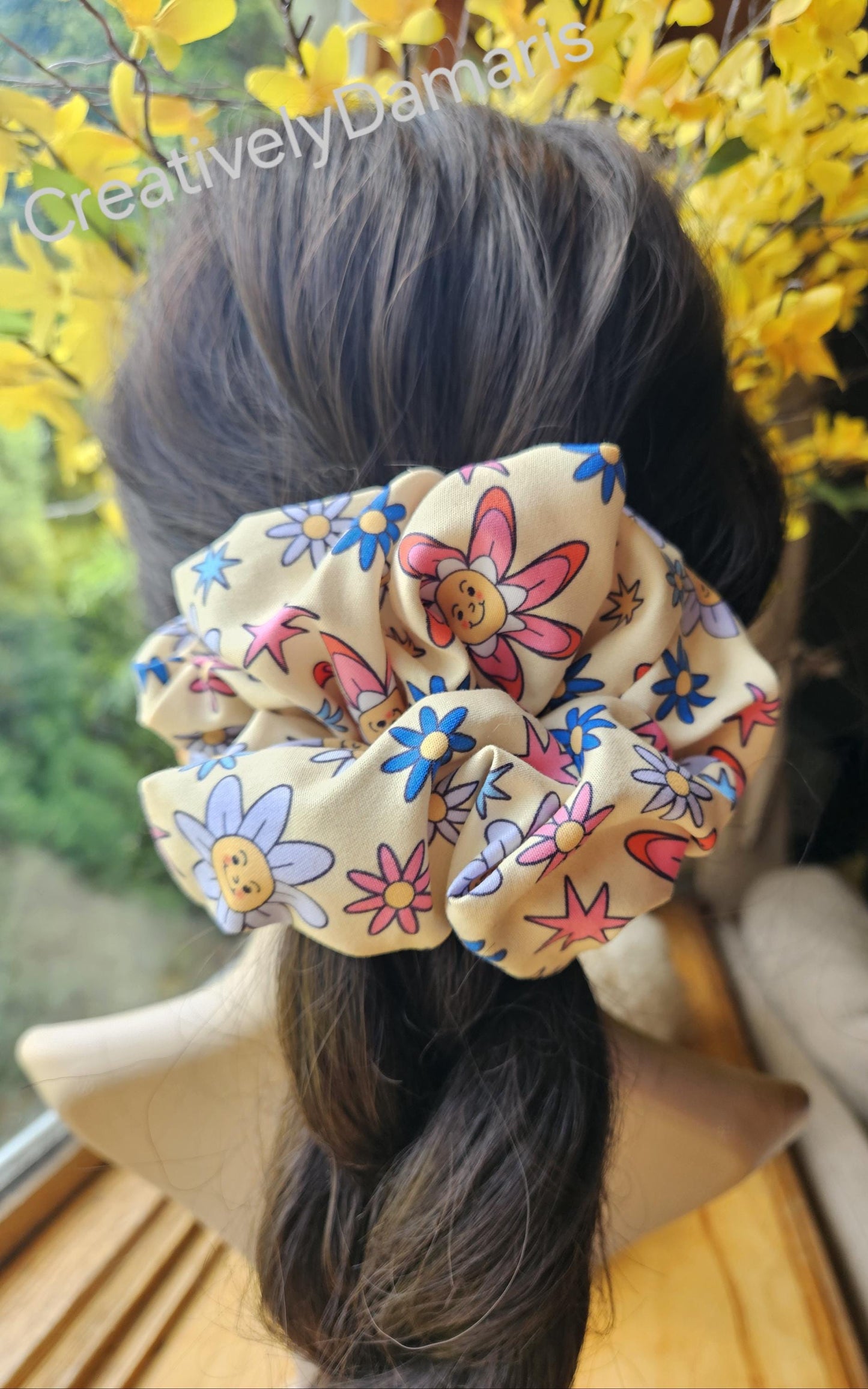 Happy Day Retro XL Scrunchie