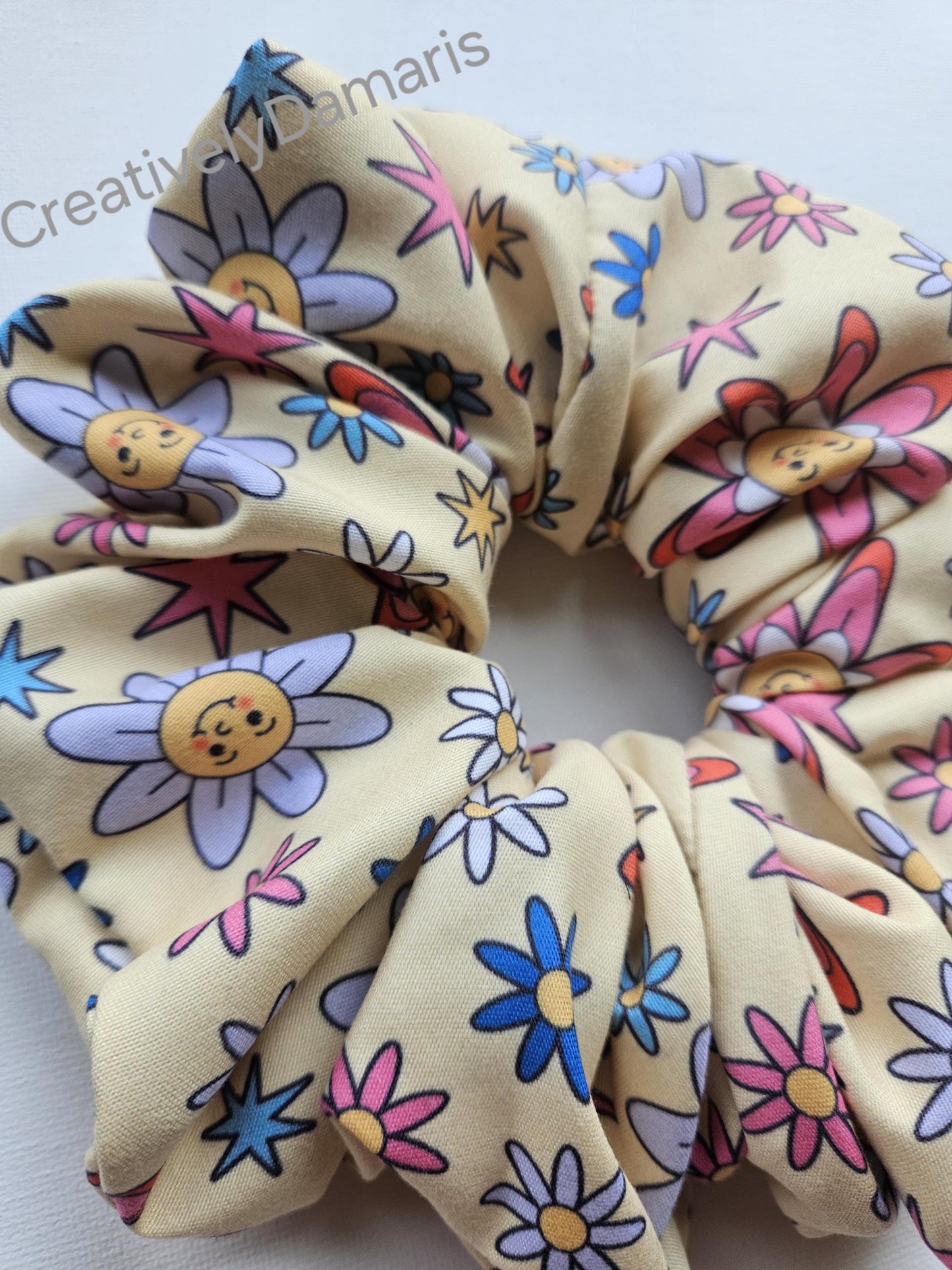 Happy Day Retro XL Scrunchie